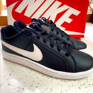 Nike Court Royale Leather
